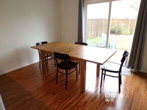 3046 SE Sternwheeler Dr in Corvallis, OR - Building Photo - Building Photo