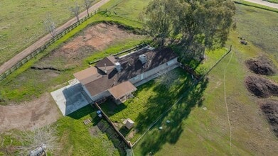 28132 Thermal Rd in Sanger, CA - Building Photo - Building Photo