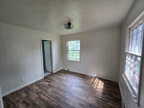 749 E Main St in Laurens, SC - Building Photo - Building Photo