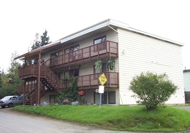 1425 W 40th Ave in Anchorage, AK - Building Photo