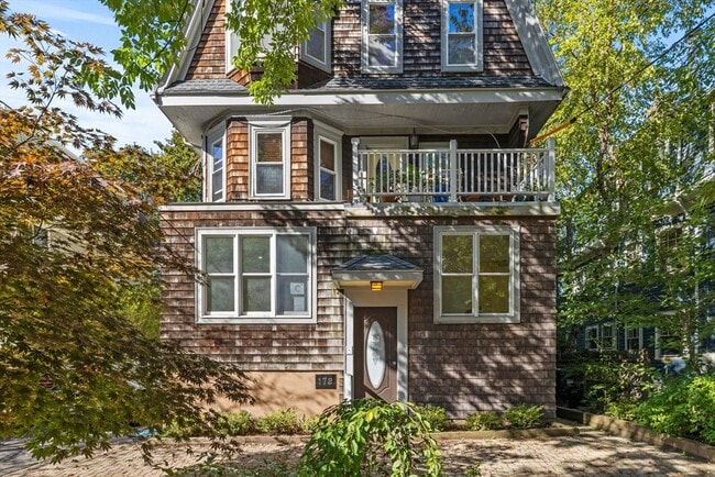 property at 172 Lexington Ave