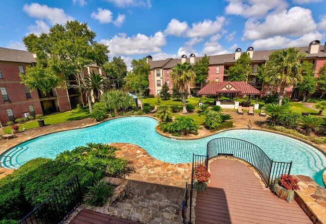 2401 Repsdorph Rd, Unit 1018 in Seabrook, TX - Building Photo