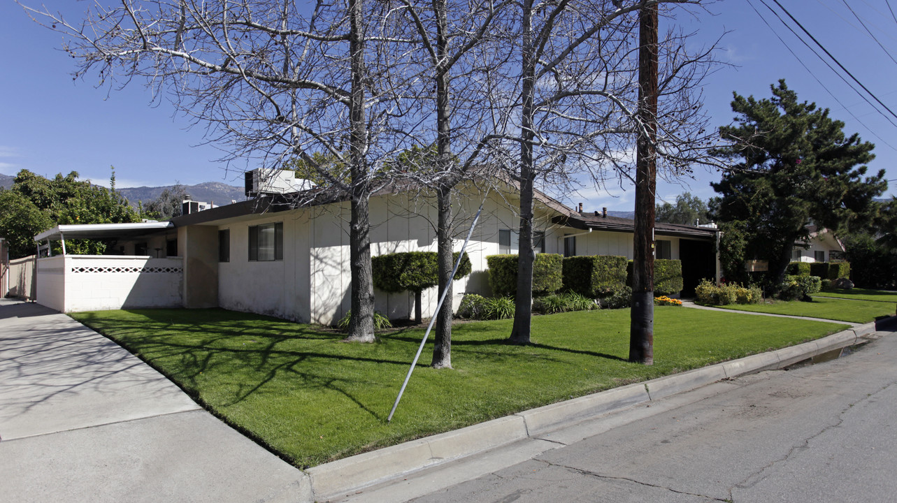 Lynwood Gardens in San Bernardino, CA - Building Photo