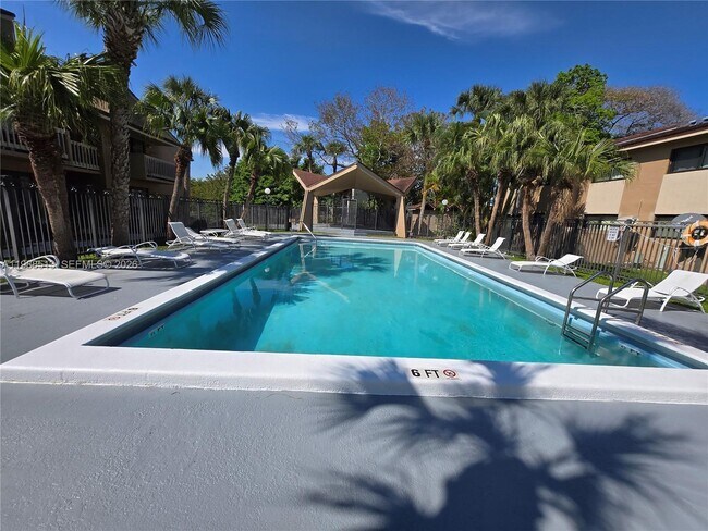 15433 SW 80th St in Miami, FL - Building Photo - Building Photo