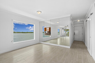 2720 S Ocean Blvd in Palm Beach, FL - Building Photo - Building Photo