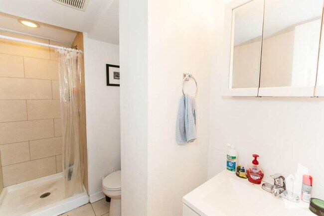 1629 W Huron St, Unit 1R in Chicago, IL - Building Photo - Building Photo