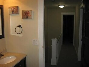 26 Bigelow St, Unit Apt. 2 in Binghamton, NY - Building Photo - Building Photo