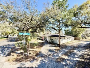 5852 Monroe St in New Port Richey, FL - Building Photo - Building Photo