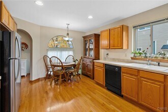 8614 Wrenwood Cir in Baldwinsville, NY - Building Photo - Building Photo