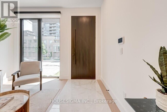 188 Duplex Ave in Toronto, ON - Building Photo - Building Photo