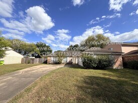 1367 Gentle Bend Dr in Missouri City, TX - Building Photo