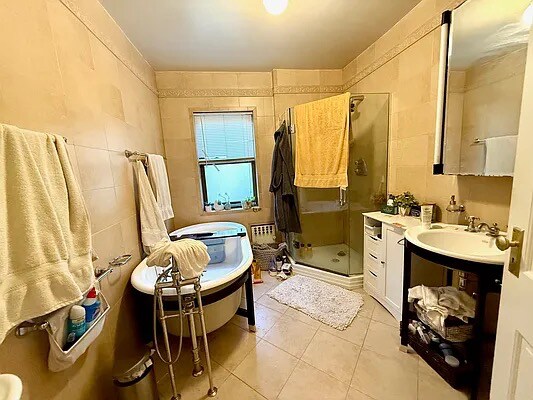 116-26 Park Ln S in Forest Hills, NY - Building Photo - Building Photo