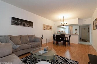 8242 NW 24th St in Coral Springs, FL - Building Photo - Building Photo