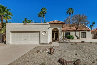 7608 W McRae Way in Glendale, AZ - Building Photo - Building Photo