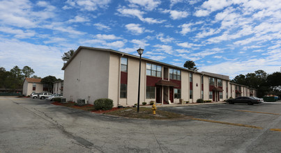 Grassy Pond in Jacksonville, FL - Building Photo - Building Photo