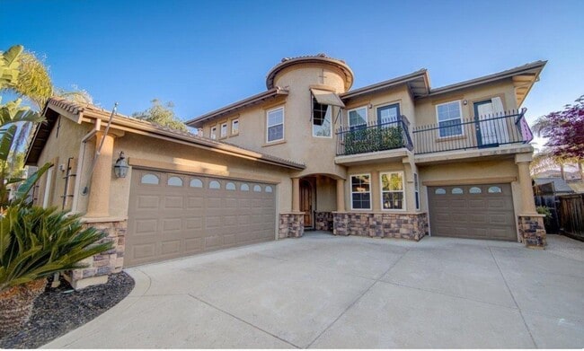 333 Foothill Dr in Brentwood, CA - Foto de edificio - Building Photo