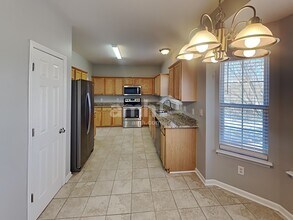 102 Chambliss Ct in Hendersonville, TN - Foto de edificio - Building Photo