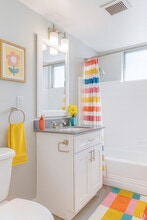 U Apartments @ Melrose in Phoenix, AZ - Building Photo - Building Photo