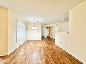 6702 W Friendly Ave in Greensboro, NC - Building Photo - Building Photo
