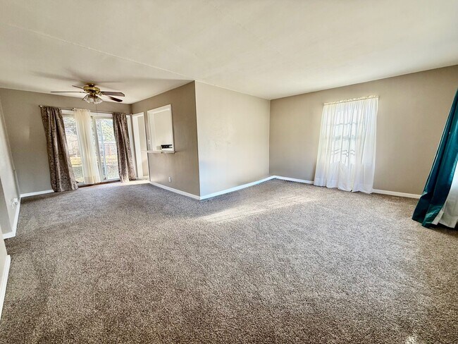 1306 2nd Ave SW in Waverly, IA - Building Photo - Building Photo