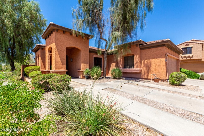 7039 S Golfside Ln in Phoenix, AZ - Building Photo - Building Photo