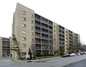 Springville Heights Condominiums in Staten Island, NY - Building Photo - Building Photo