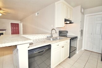 10639 Braes Bend Dr in Houston, TX - Building Photo - Building Photo