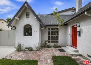 833 Burnside Ave in Los Angeles, CA - Building Photo - Building Photo