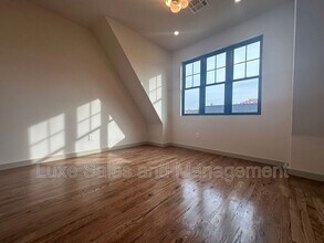 911 NE 16th St in Oklahoma City, OK - Building Photo - Building Photo