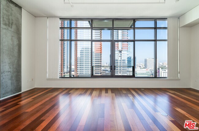 property at 1100 S Hope St