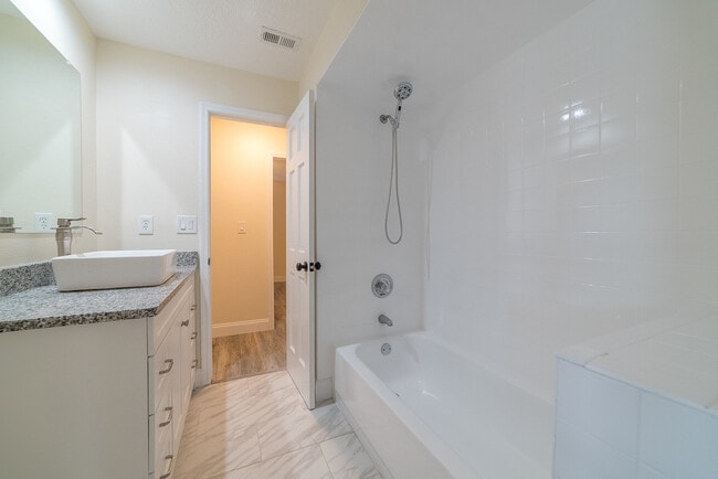 785 Hawser St NE in Palm Bay, FL - Building Photo - Building Photo