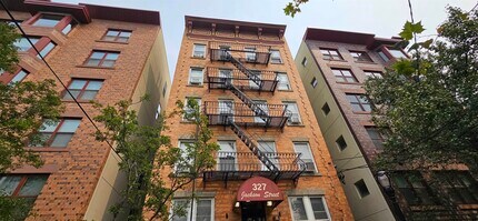 327 Jackson St in Hoboken, NJ - Foto de edificio - Building Photo