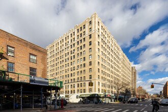 141 E 3rd St in New York, NY - Foto de edificio - Building Photo