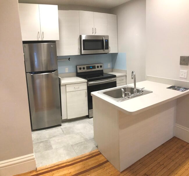 176 Newbury St, Unit 2