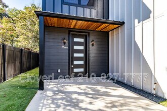 414 Montana St in San Antonio, TX - Building Photo - Building Photo