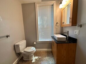 8 Bard Ave, Unit 2 in Boston, MA - Building Photo - Building Photo