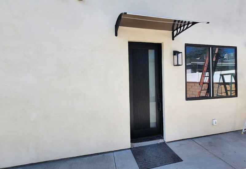 13542 Hamlin St in Los Angeles, CA - Foto de edificio