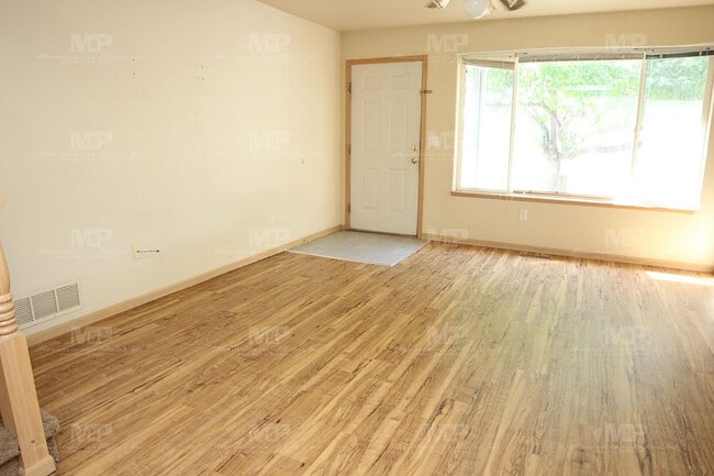 2036 Glenmoor Dr in Fort Collins, CO - Building Photo - Building Photo