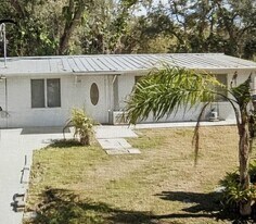 2725 Sample St in Kissimmee, FL - Building Photo