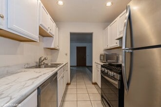 557 Skokie Ave in Highland Park, IL - Building Photo - Building Photo