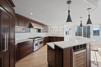 25 Forest St in Stamford, CT - Building Photo - Building Photo