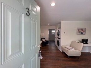 1215 Buncombe Rd in Greenville, SC - Building Photo - Building Photo