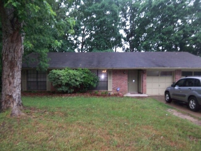 property at 3816 Red Oak Dr
