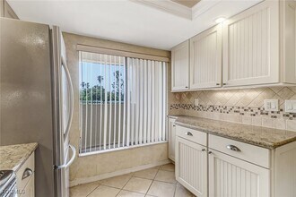 7430 Lake Breeze Dr in Ft. Myers, FL - Building Photo - Building Photo