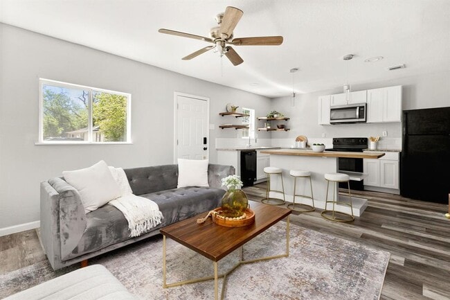 property at 1848 W Bridge St