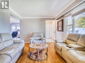 12 Princeway Dr in St Catharines, ON - Building Photo - Building Photo