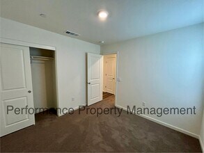 6104 Caruso Ave in Bakersfield, CA - Building Photo - Building Photo