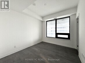 4015 The Exchange in Mississauga, ON - Building Photo - Building Photo