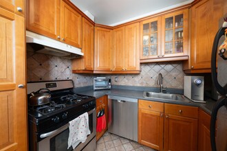 702 Bloomfield St in Hoboken, NJ - Building Photo - Building Photo