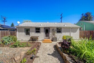 250 Hillcrest Ave in Benicia, CA - Building Photo - Building Photo